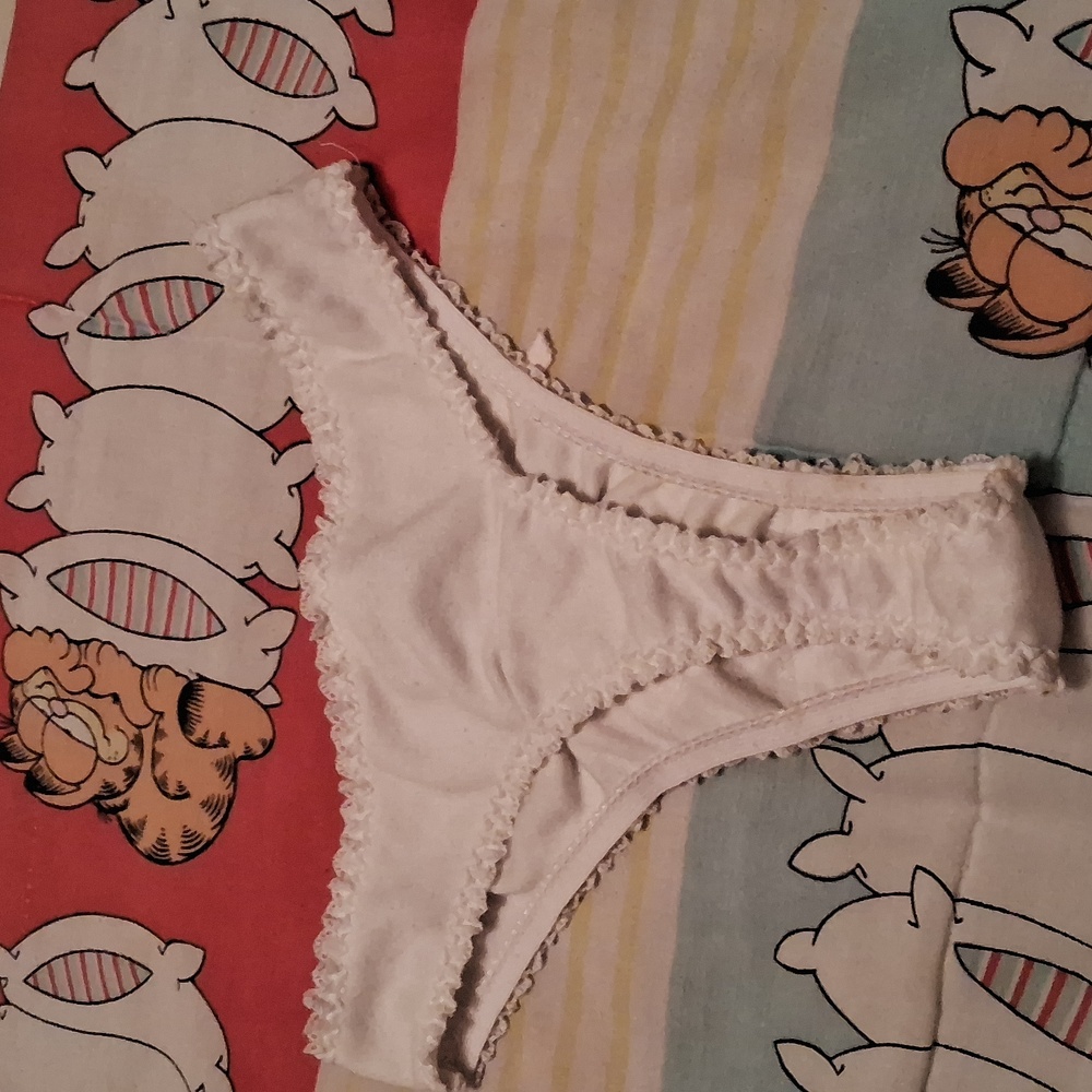 NWOT,Vintage 80's,Sexy White, Lace Trim, Thong Style Panties with Pink Ribbon💕 - Picture 4 of 8